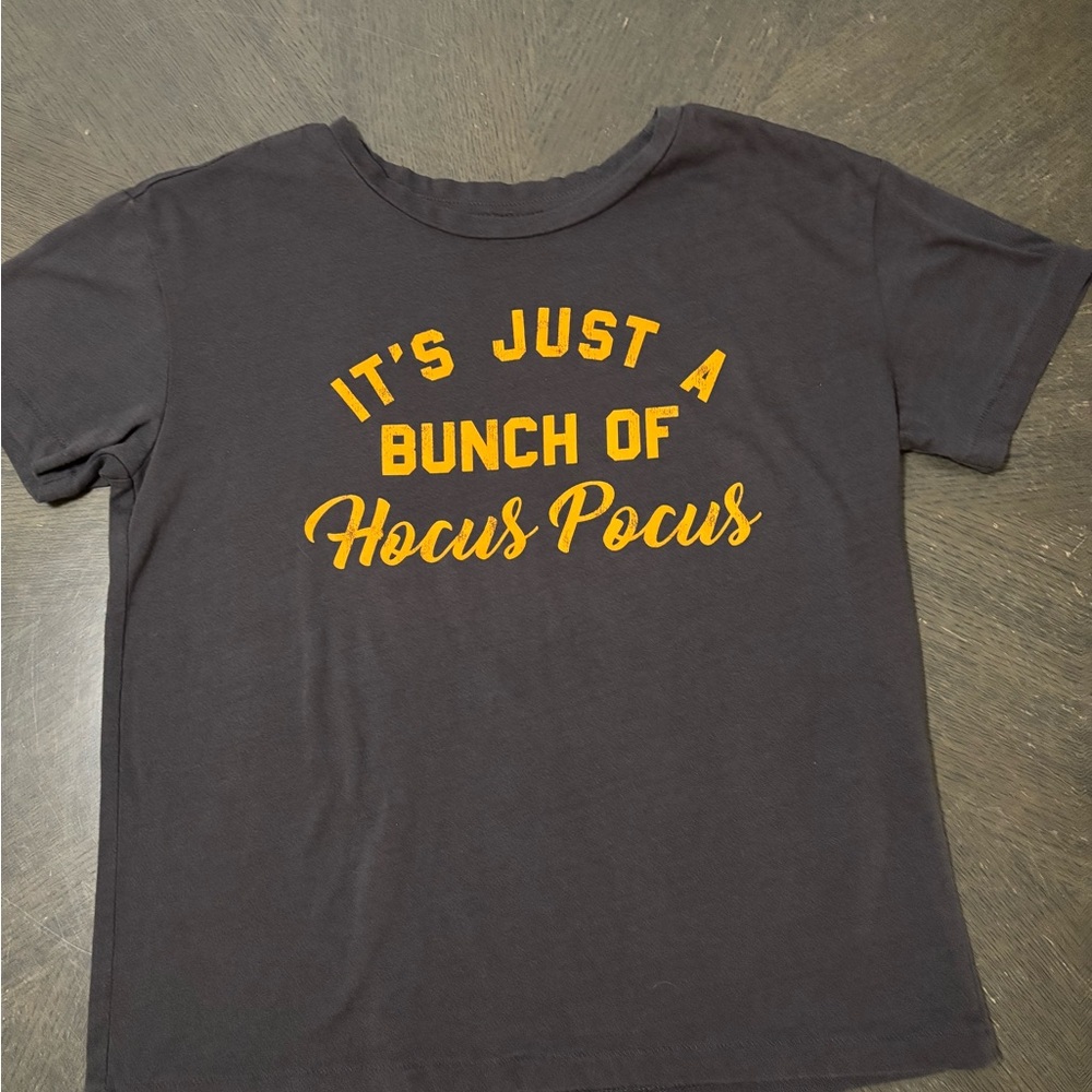 Halloween tshirt size S